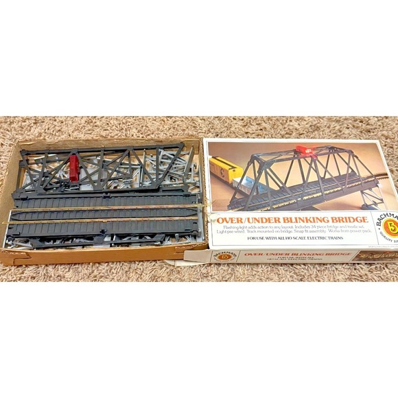 Bachmann Other - Bachmann - HO 46-1221 Blinking Light Truss Bridge - Elevtd. w/ 12 Trestles - NOS
